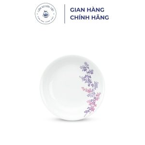 Với nét tinh khôi, mỏng manh và thuần khiết; các nghệ nhân gốm sứ Hồn Việt đã liên tưởng từ những đường nét của hoa cúc vào kiểu dáng thiết kế của dĩa sâu lòng. Dĩa có màu men sáng bóng, láng mịn, tạo hình thon nhẹ phần đáy bình và vững chãi trong từng bình trà, tách, tô, chén chấm tạo nên sự thanh thoát, yêu kiều.