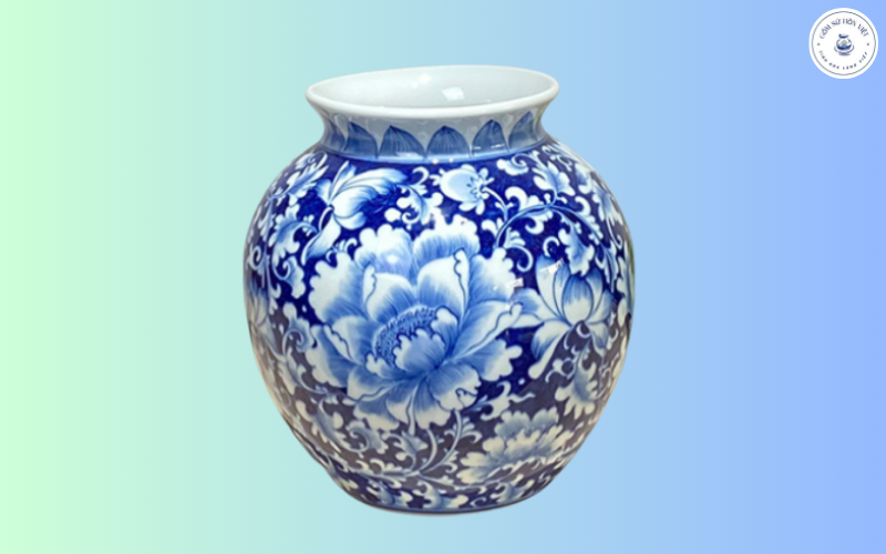 Hoa văn hình bông hoa trên bình gốm sứ